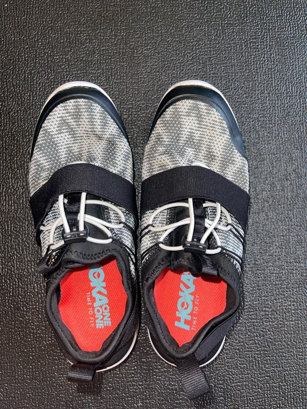 HOKA ONE Slip ons Alana training shoes black grey strap